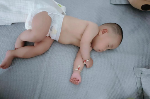 府谷几个月宝宝会抬头