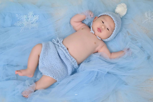 府谷摸孕妇肚子沾喜气